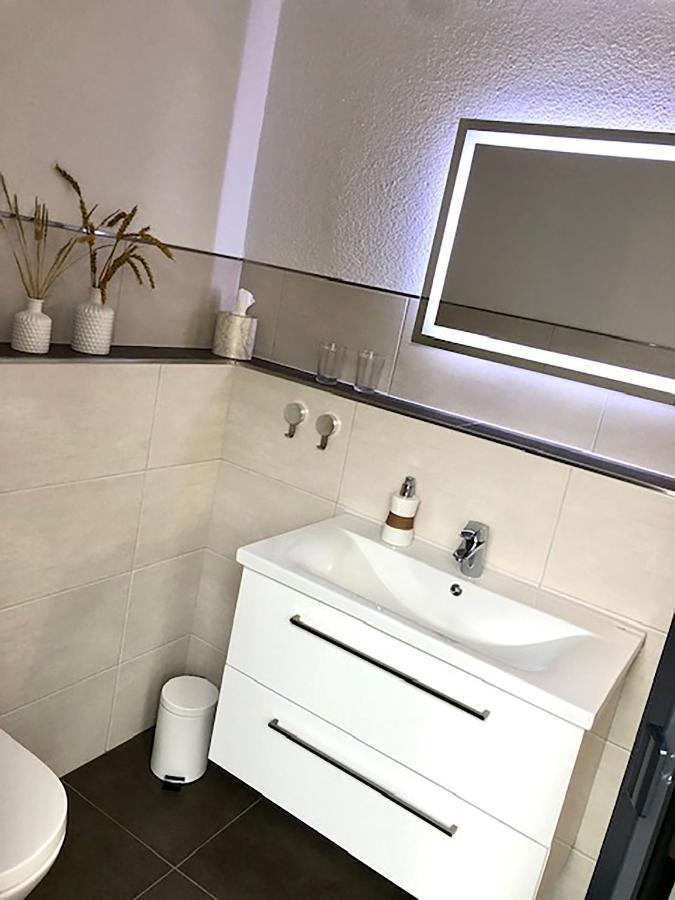 Ferienhaus Traumzeit Neuhutten  エクステリア 写真
