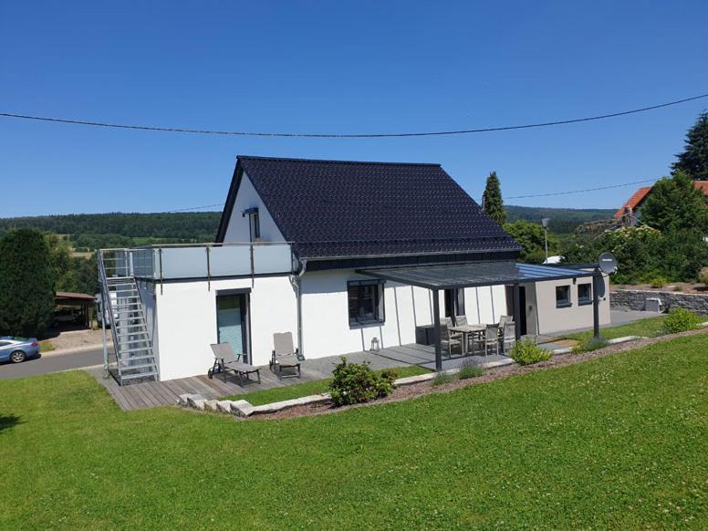 Ferienhaus Traumzeit Neuhutten  エクステリア 写真